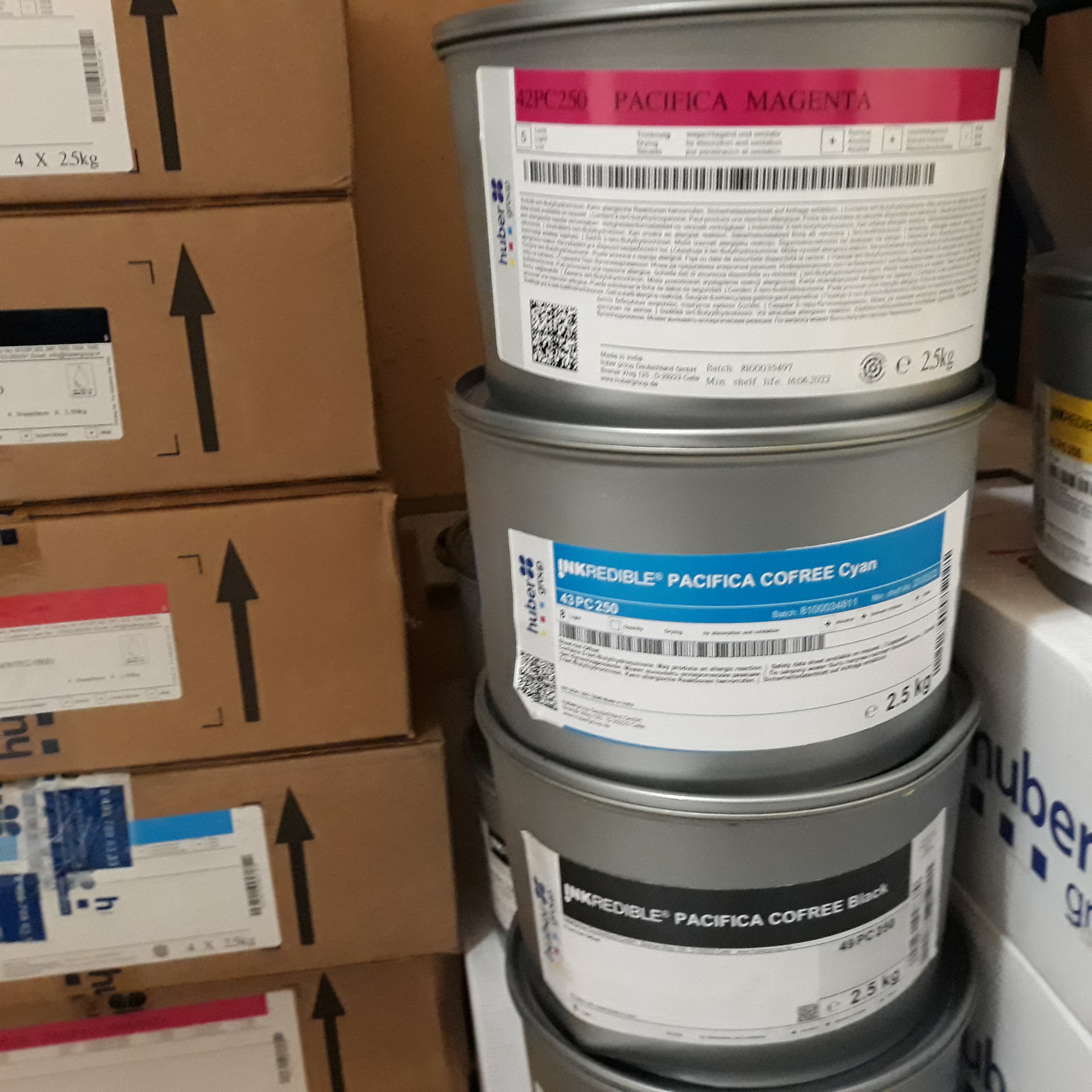 Универсальные триадные краски для листового офсета PACIFICA